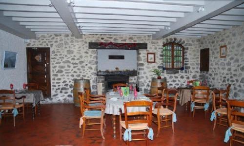 Hotel Au Bon Coin Lurbe-Saint-Christau Zewnętrze zdjęcie