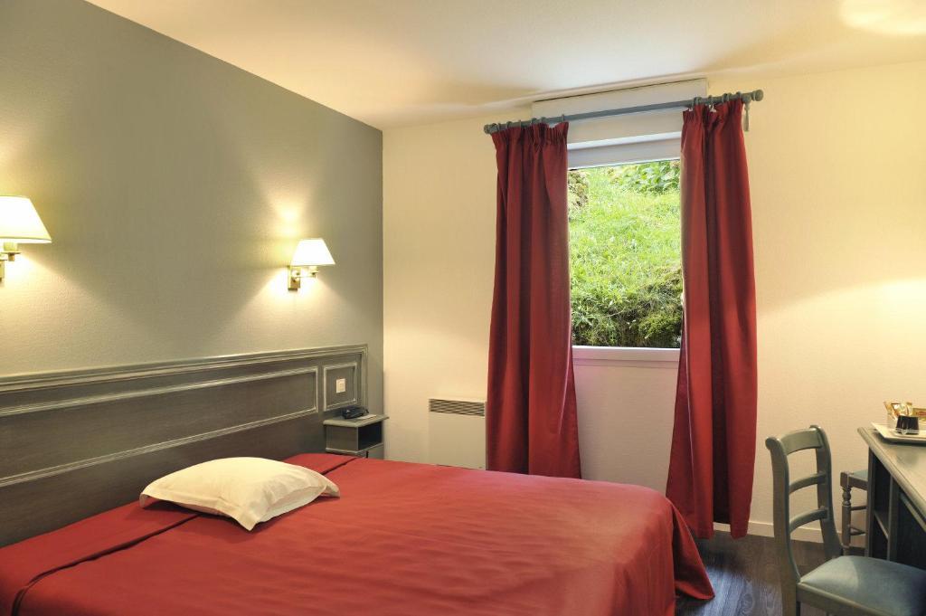 Hotel Au Bon Coin Lurbe-Saint-Christau Zewnętrze zdjęcie